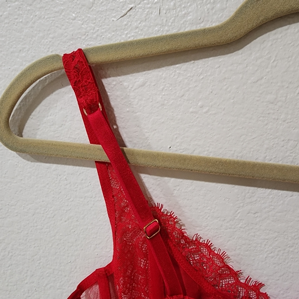 Victoria's Secret Red Lace Corset Hook Eye Closure Lace Up Front size Small - Picture 8 of 9